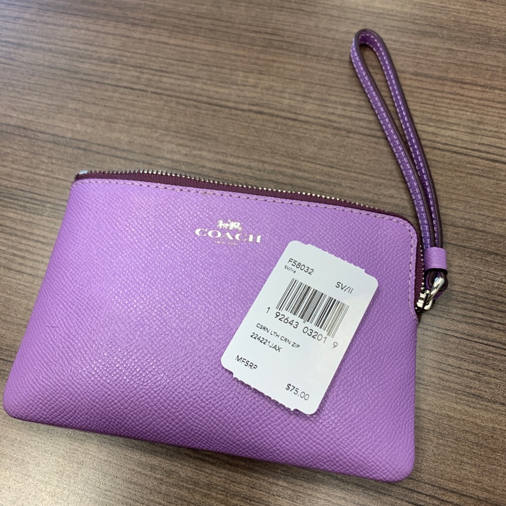 COACH NWT Small Wristlet